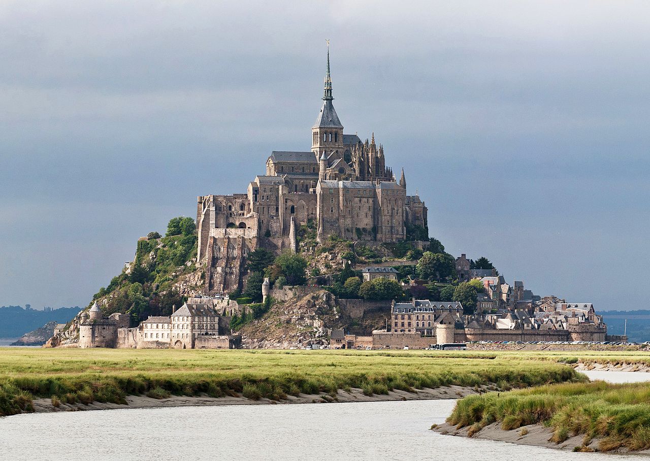 1280px-Mont_St_Michel_3,_Brittany,_France_-_July_2011