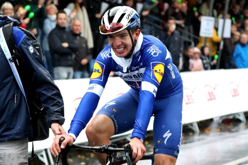Giro d'Italia 2020 cyklámenový dres Álvaro Hodeg