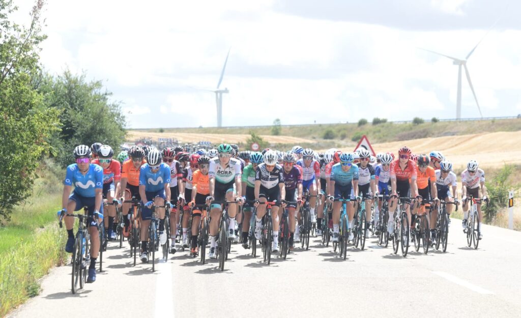 pelotón Vuelta a Burgos 2021