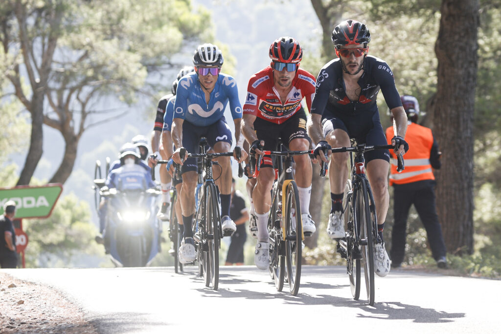 Adam Yates Primož Roglič Enric Mas celkové poradie Vuelta 2021